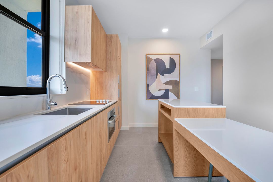 For Sale: $774,999 (2 beds, 2 baths, 825 Square Feet)