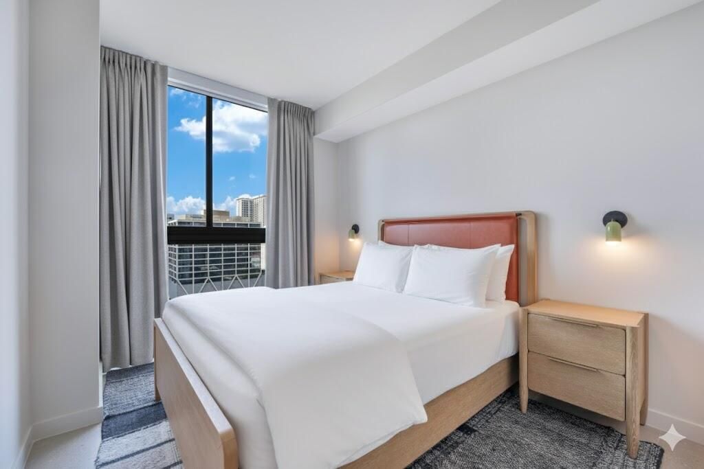 For Sale: $774,999 (2 beds, 2 baths, 825 Square Feet)