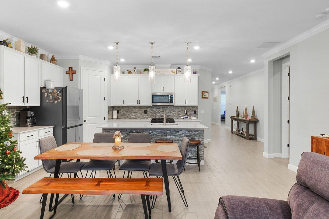 待售: $429,900 (3 贝兹, 2 浴室, 1693 平方英尺)