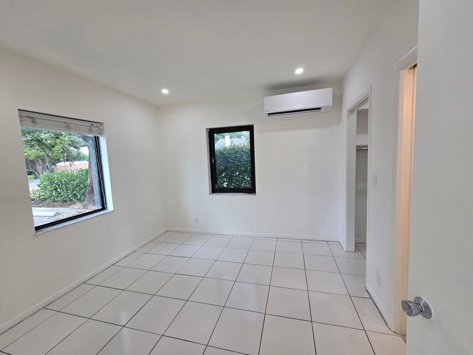 出租: $2,100 (1 贝兹, 1 浴室, 480 平方英尺)