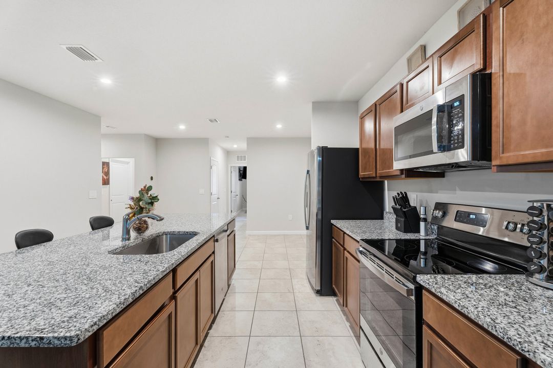 For Sale: $330,000 (3 beds, 2 baths, 1503 Square Feet)