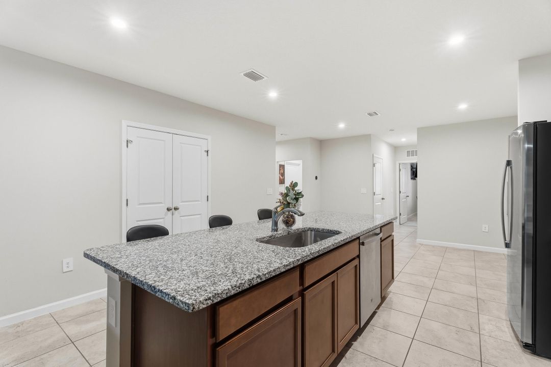 For Sale: $330,000 (3 beds, 2 baths, 1503 Square Feet)