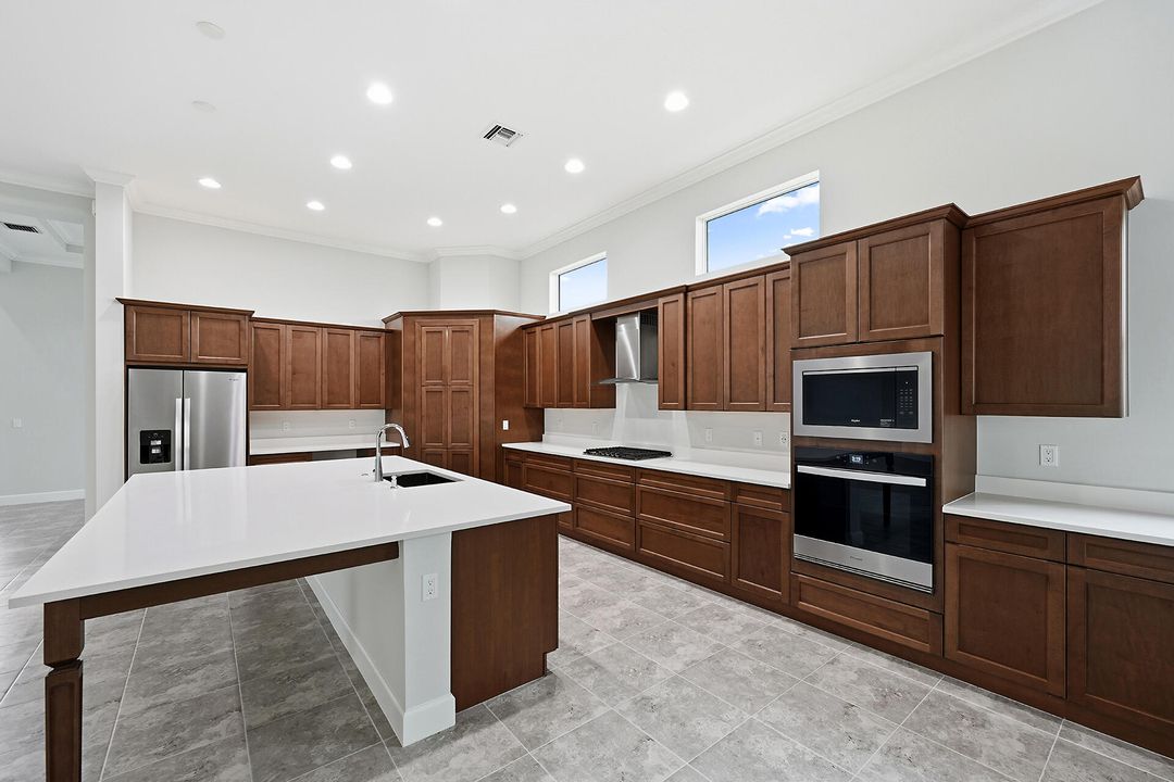 For Sale: $1,088,920 (5 beds, 5 baths, 3752 Square Feet)