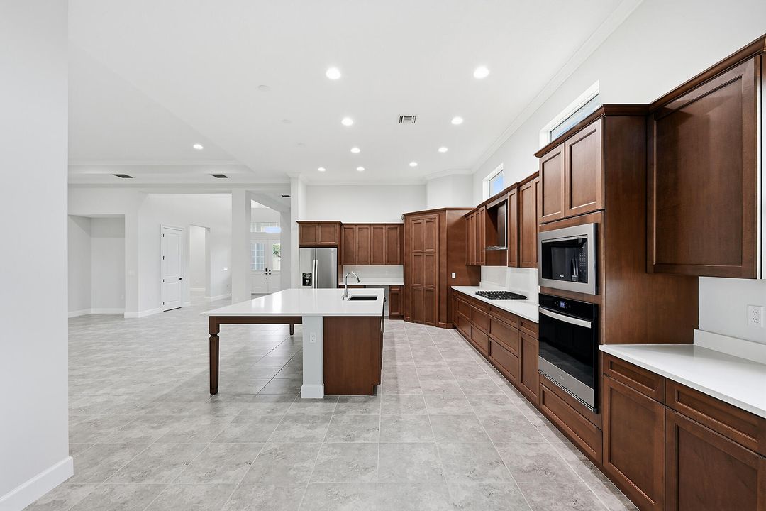 For Sale: $1,088,920 (5 beds, 5 baths, 3752 Square Feet)