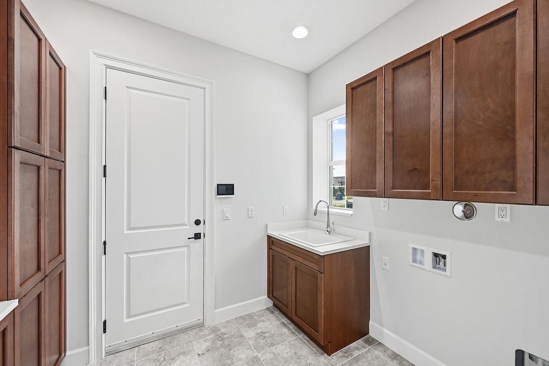 For Sale: $1,088,920 (5 beds, 5 baths, 3752 Square Feet)