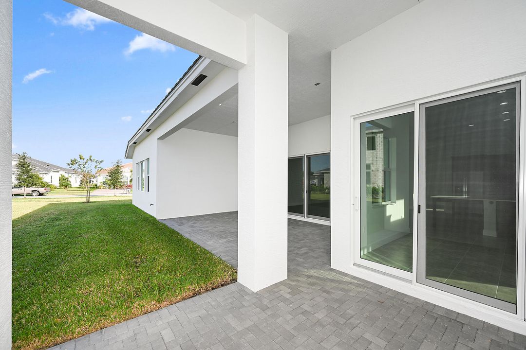 For Sale: $1,088,920 (5 beds, 5 baths, 3752 Square Feet)