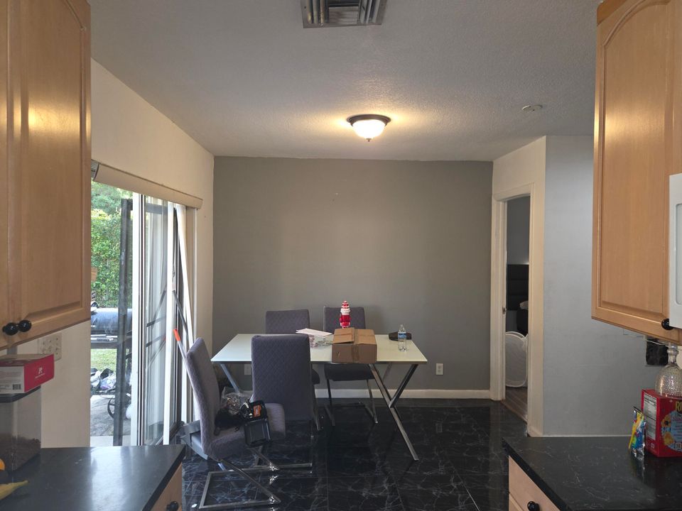 For Rent: $3,100 (4 beds, 2 baths, 1188 Square Feet)