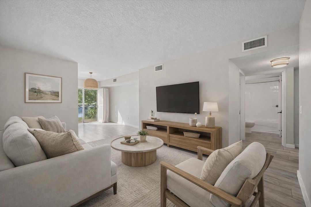 For Sale: $250,000 (3 beds, 2 baths, 1092 Square Feet)