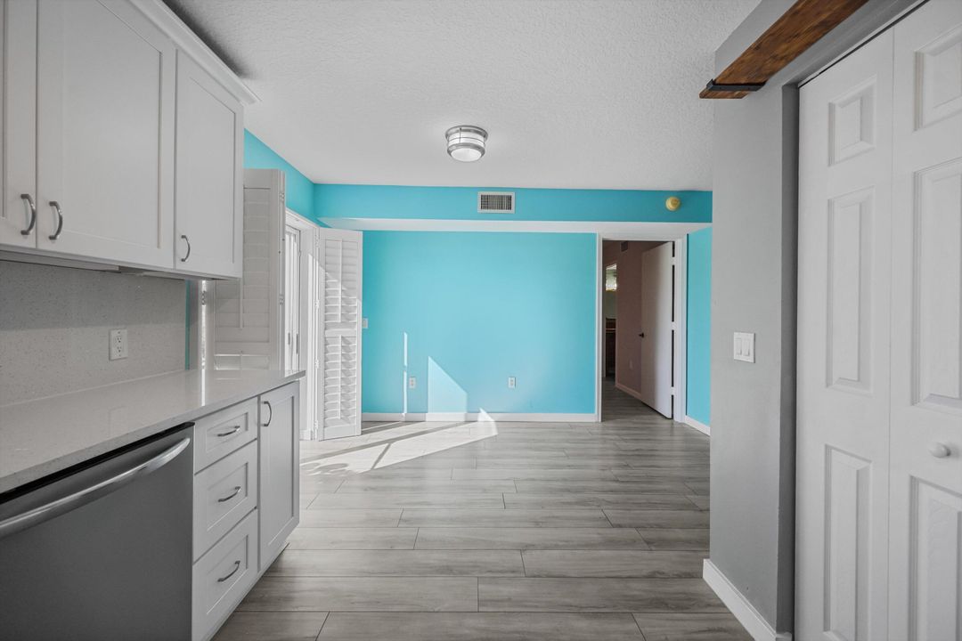 For Sale: $250,000 (3 beds, 2 baths, 1092 Square Feet)