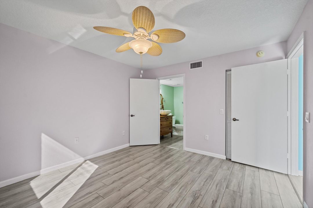 For Sale: $250,000 (3 beds, 2 baths, 1092 Square Feet)