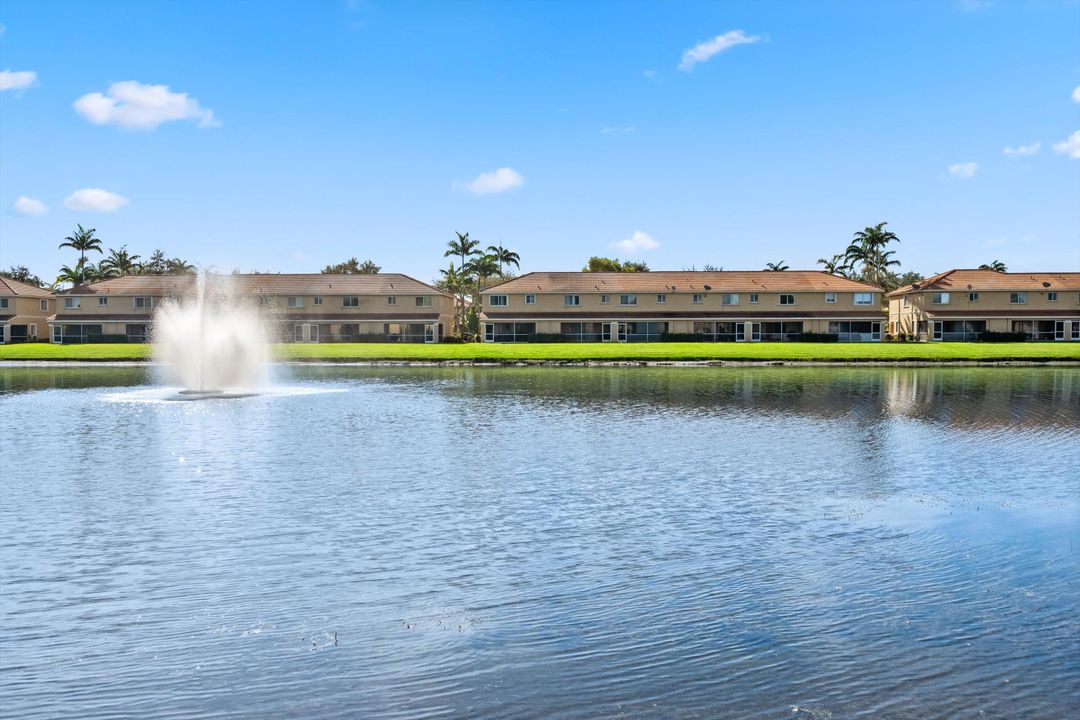 For Sale: $250,000 (3 beds, 2 baths, 1092 Square Feet)