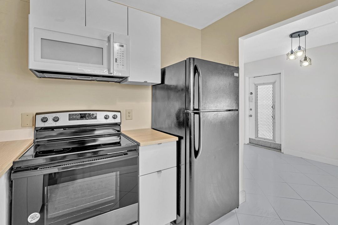 For Rent: $1,695 (2 beds, 2 baths, 880 Square Feet)