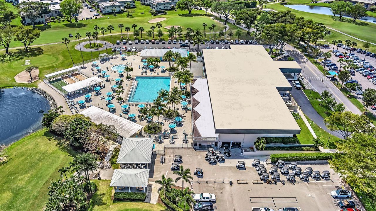 For Rent: $1,695 (2 beds, 2 baths, 880 Square Feet)