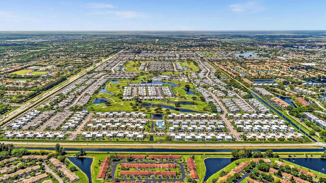 For Rent: $1,695 (2 beds, 2 baths, 880 Square Feet)