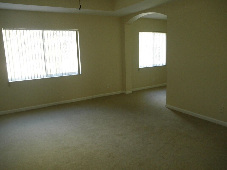 В аренду: $3,125 (3 спален, 2 ванн, 2308 Квадратных фут)