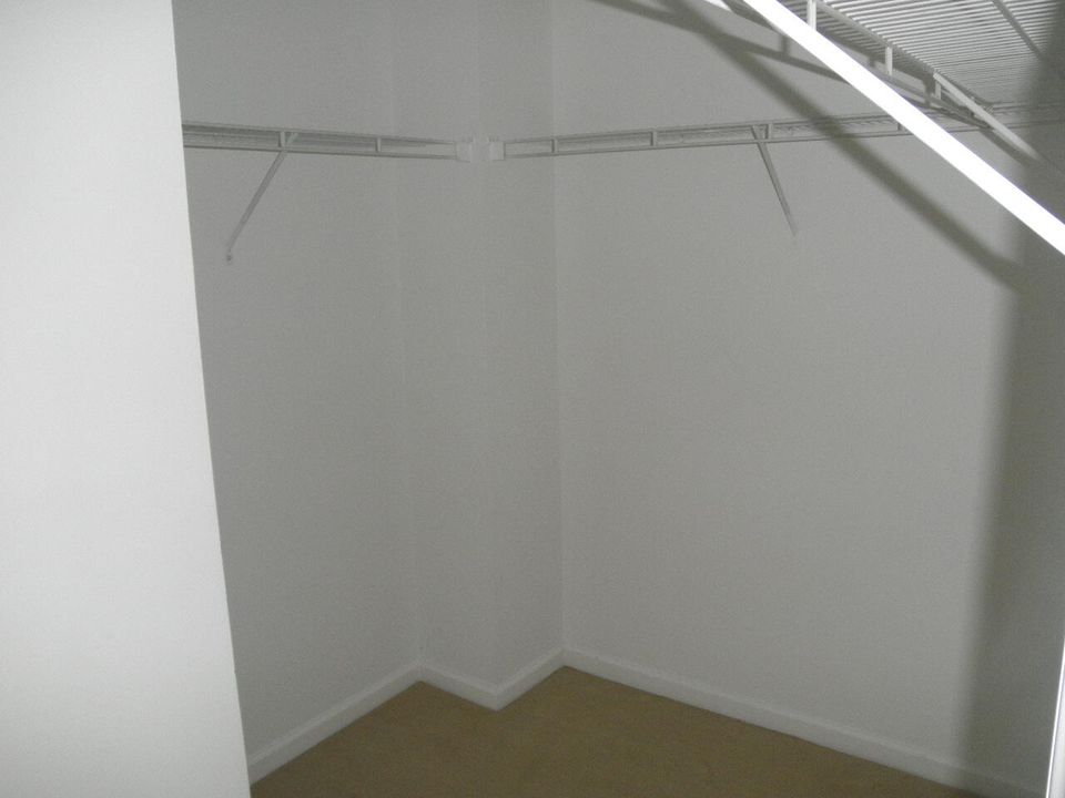 В аренду: $3,125 (3 спален, 2 ванн, 2308 Квадратных фут)