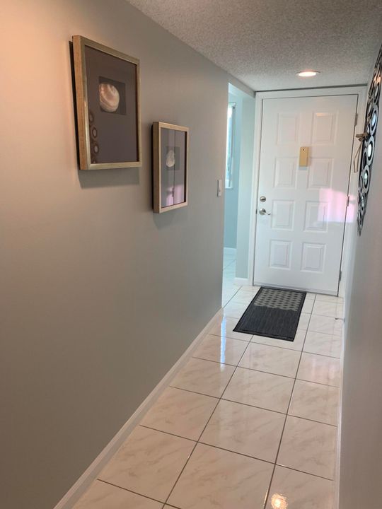 For Sale: $215,000 (2 beds, 2 baths, 1294 Square Feet)