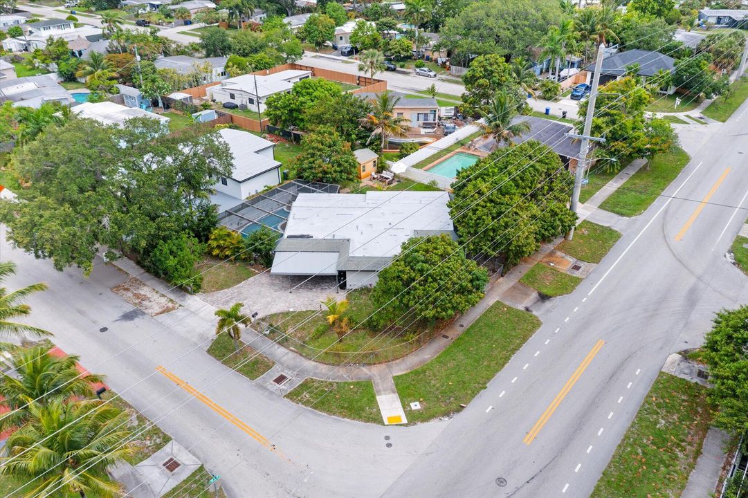 В аренду: $4,700 (4 спален, 2 ванн, 1856 Квадратных фут)