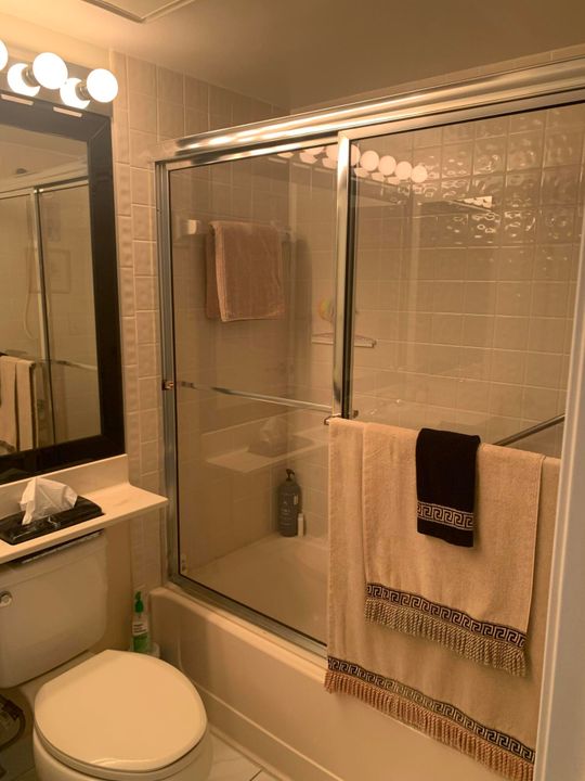 For Sale: $215,000 (2 beds, 2 baths, 1294 Square Feet)