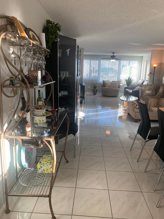 For Sale: $215,000 (2 beds, 2 baths, 1294 Square Feet)