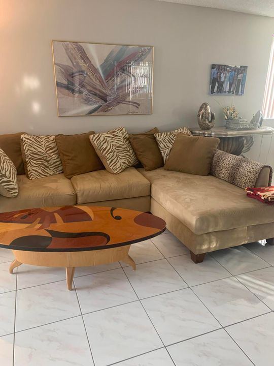 For Sale: $215,000 (2 beds, 2 baths, 1294 Square Feet)