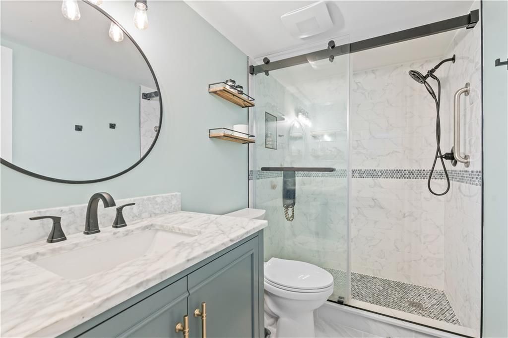 For Sale: $409,900 (2 beds, 2 baths, 1200 Square Feet)