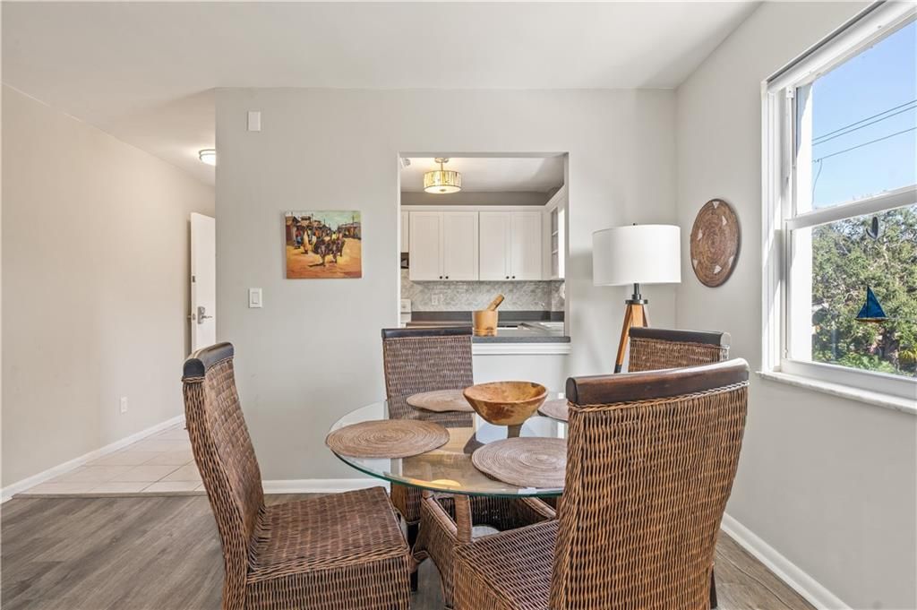 For Sale: $409,900 (2 beds, 2 baths, 1200 Square Feet)