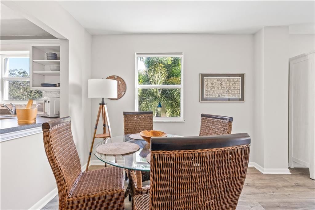 For Sale: $409,900 (2 beds, 2 baths, 1200 Square Feet)