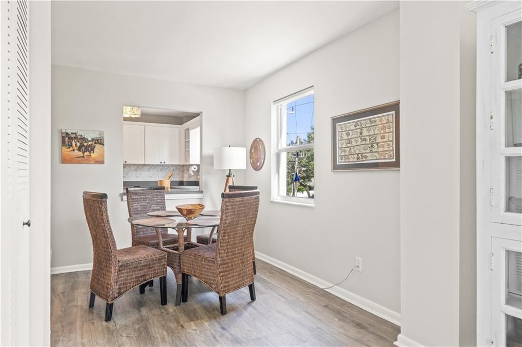 For Sale: $409,900 (2 beds, 2 baths, 1200 Square Feet)