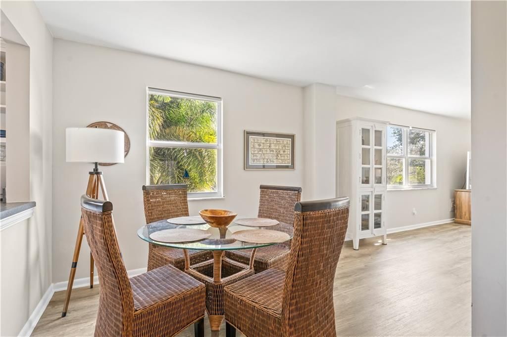 For Sale: $409,900 (2 beds, 2 baths, 1200 Square Feet)