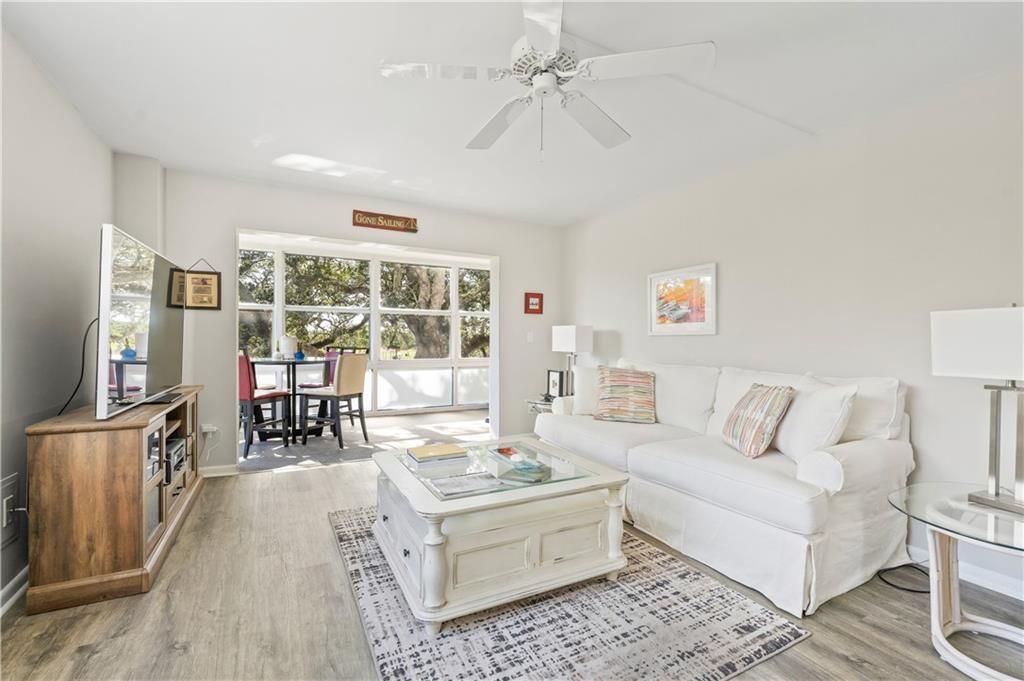 For Sale: $409,900 (2 beds, 2 baths, 1200 Square Feet)