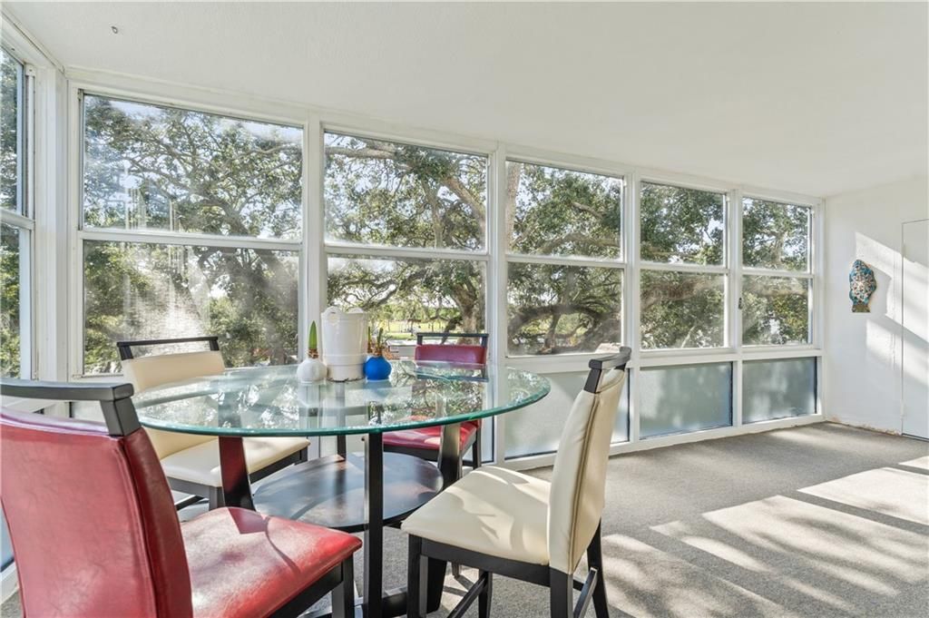 For Sale: $409,900 (2 beds, 2 baths, 1200 Square Feet)