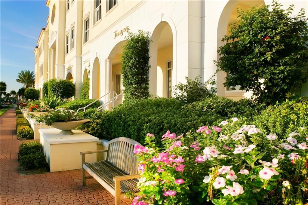 For Sale: $409,900 (2 beds, 2 baths, 1200 Square Feet)