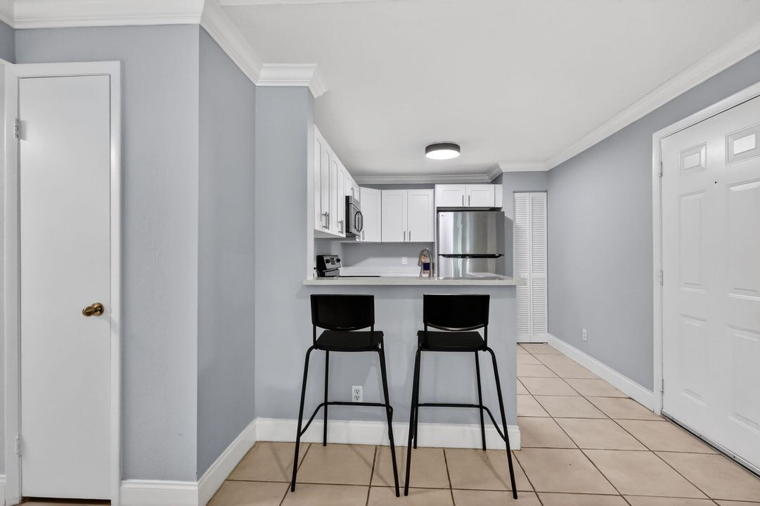 出租: $2,250 (2 贝兹, 2 浴室, 992 平方英尺)