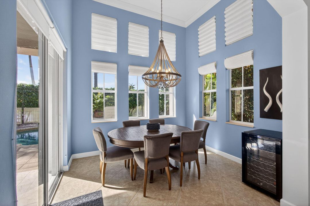 For Sale: $1,275,000 (3 beds, 3 baths, 2352 Square Feet)