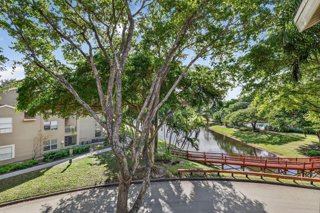 出租: $2,250 (2 贝兹, 2 浴室, 992 平方英尺)