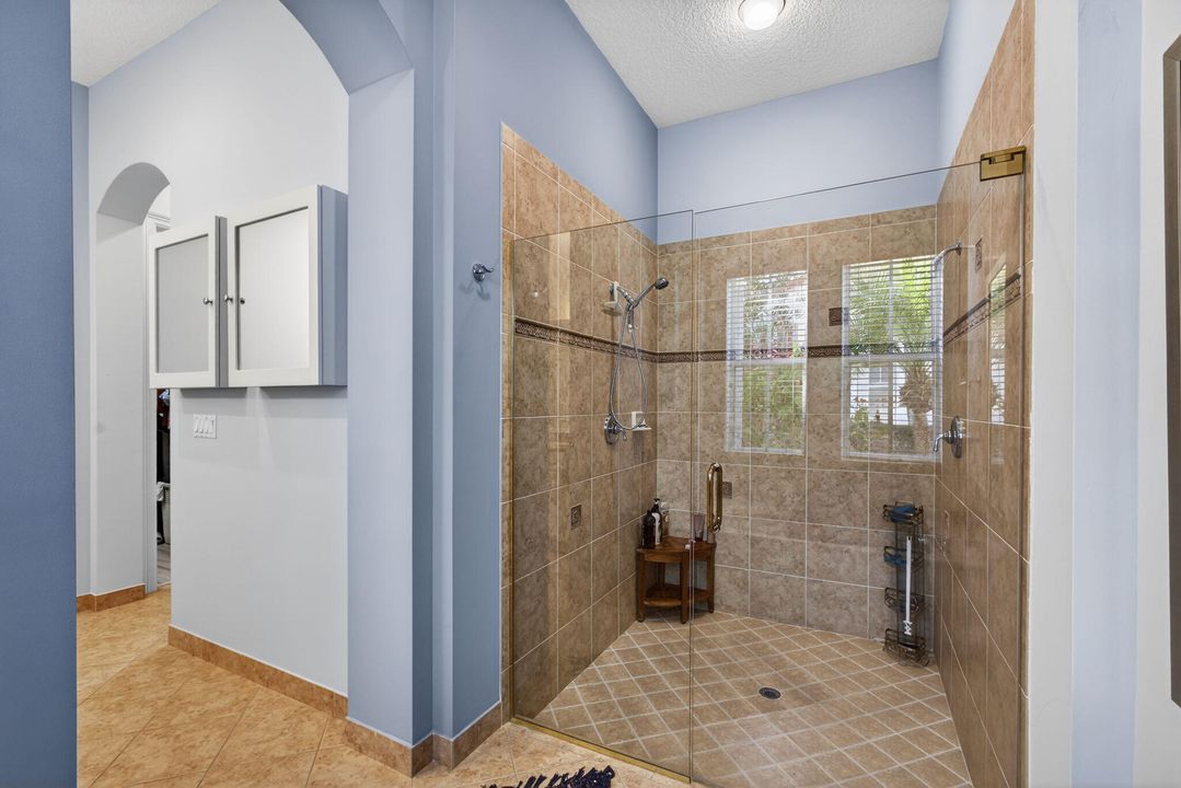 For Sale: $1,275,000 (3 beds, 3 baths, 2352 Square Feet)