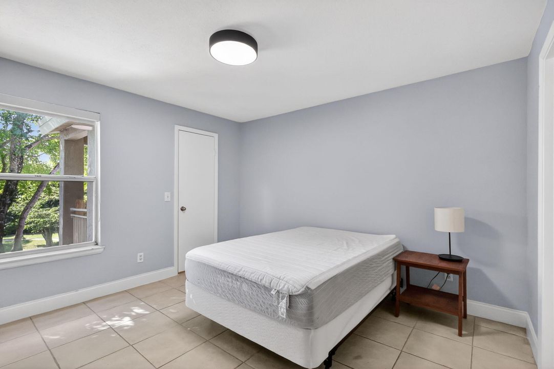 出租: $2,250 (2 贝兹, 2 浴室, 992 平方英尺)