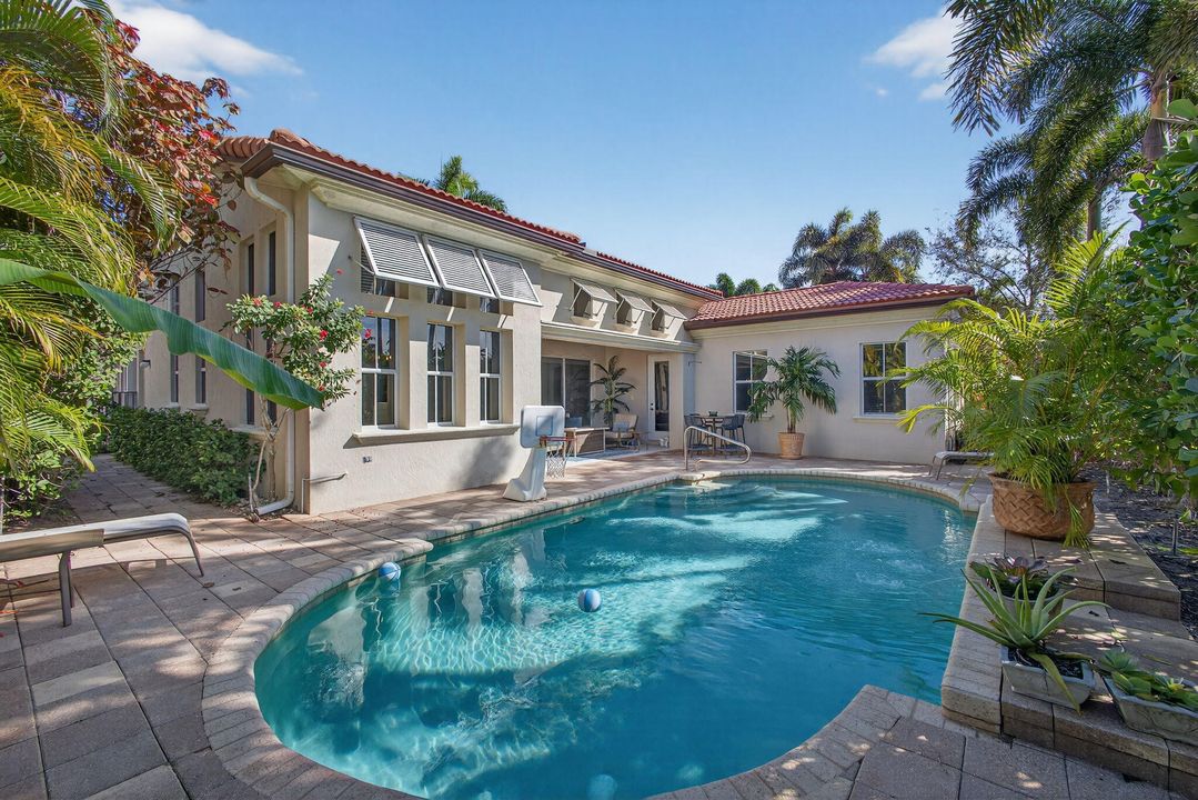 For Sale: $1,275,000 (3 beds, 3 baths, 2352 Square Feet)