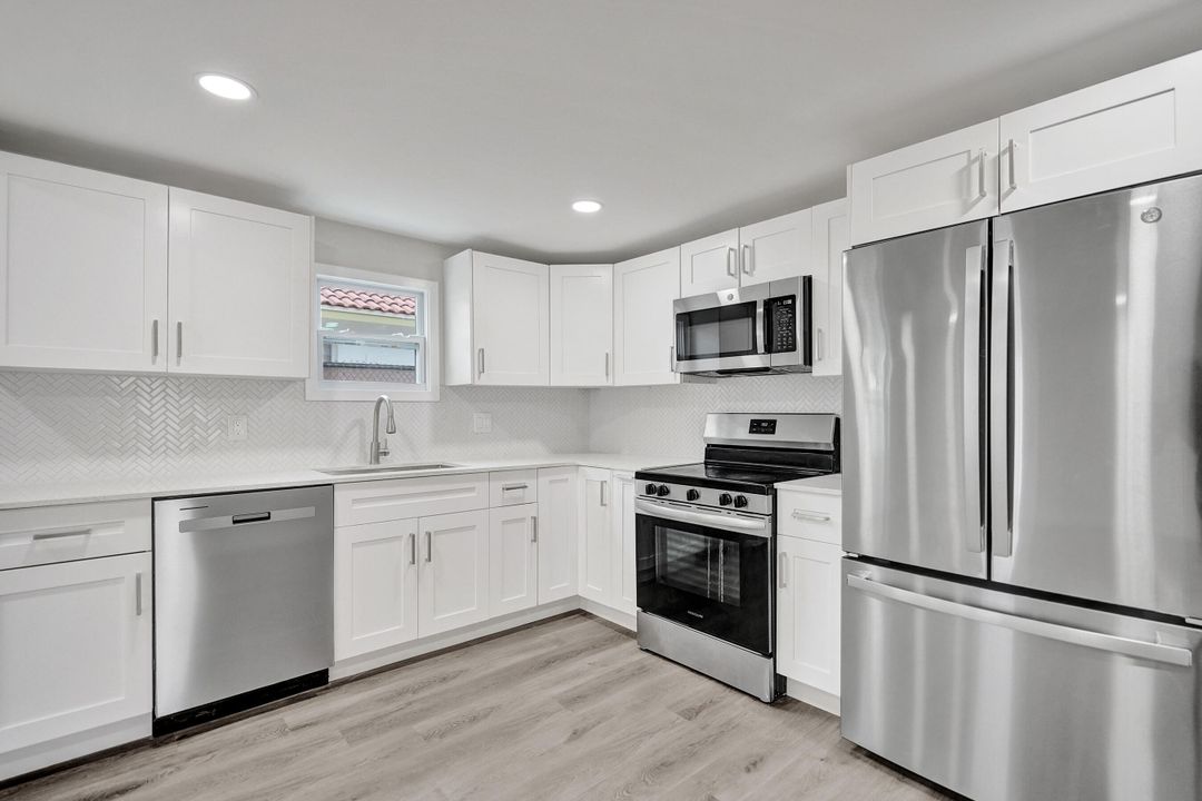 For Rent: $2,300 (3 beds, 2 baths, 1045 Square Feet)