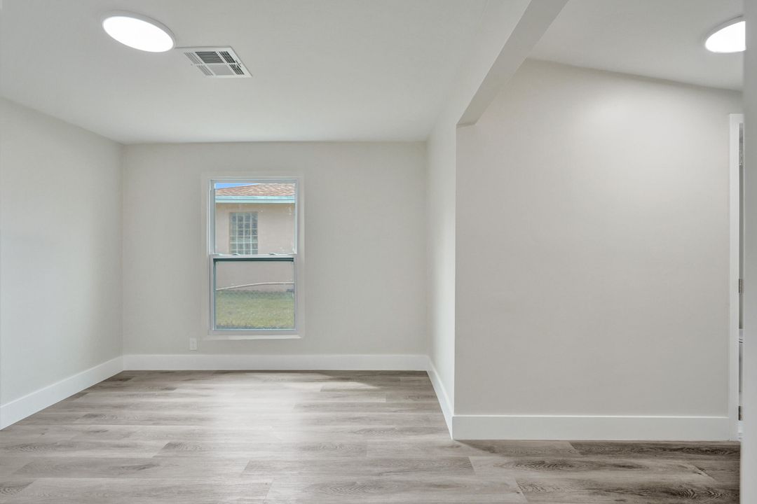 For Rent: $2,300 (3 beds, 2 baths, 1045 Square Feet)