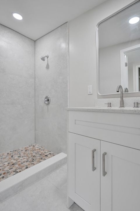 For Rent: $2,300 (3 beds, 2 baths, 1045 Square Feet)