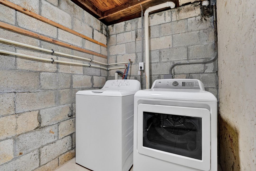 For Rent: $2,300 (3 beds, 2 baths, 1045 Square Feet)