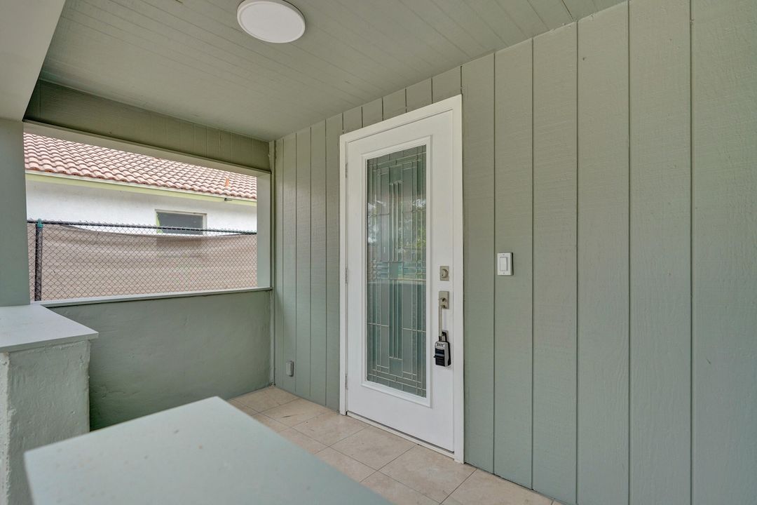 For Rent: $2,300 (3 beds, 2 baths, 1045 Square Feet)