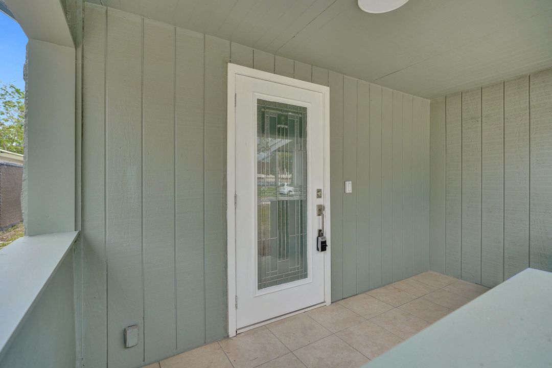 For Rent: $2,300 (3 beds, 2 baths, 1045 Square Feet)