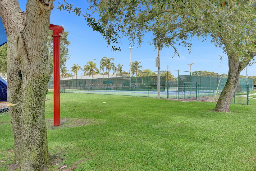 For Rent: $2,300 (3 beds, 2 baths, 1045 Square Feet)