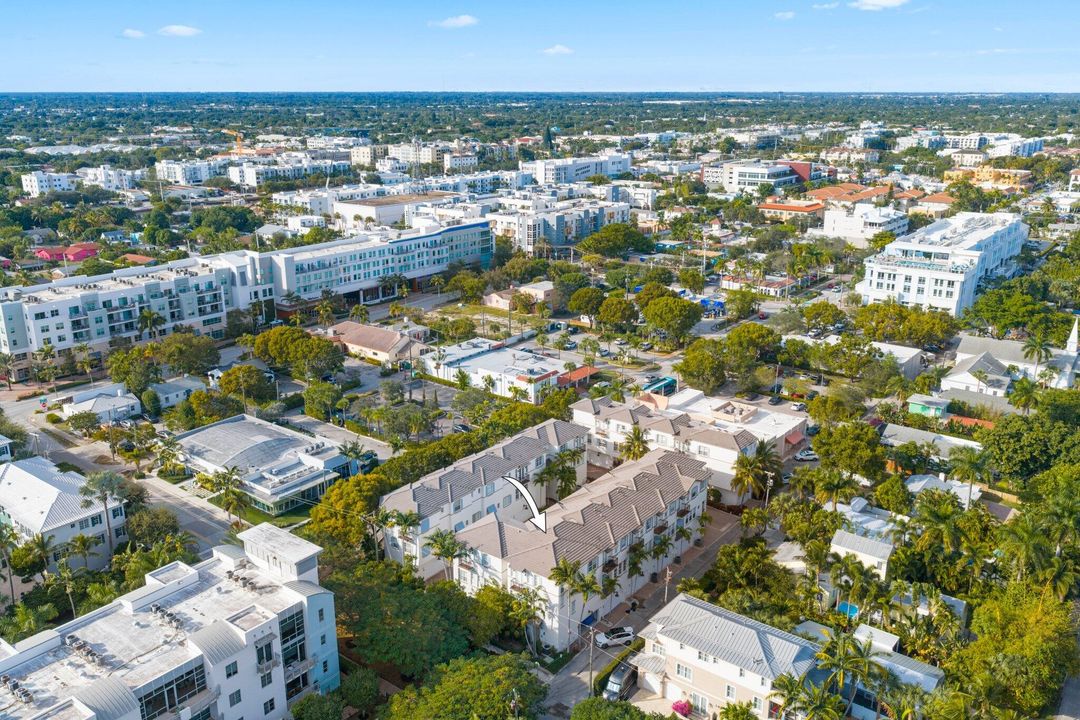 For Rent: $8,500 (4 beds, 3 baths, 2052 Square Feet)