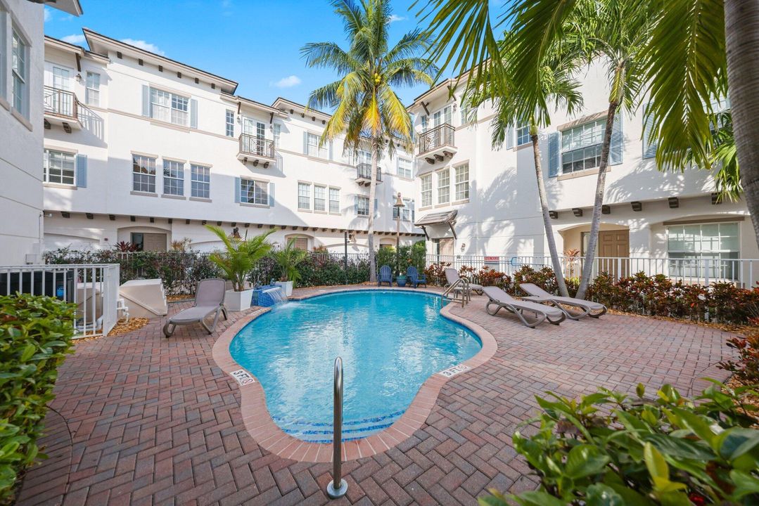 For Rent: $8,500 (4 beds, 3 baths, 2052 Square Feet)