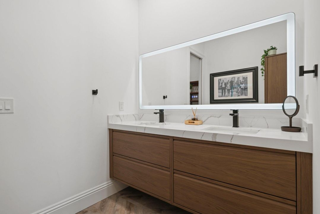 For Rent: $8,500 (4 beds, 3 baths, 2052 Square Feet)