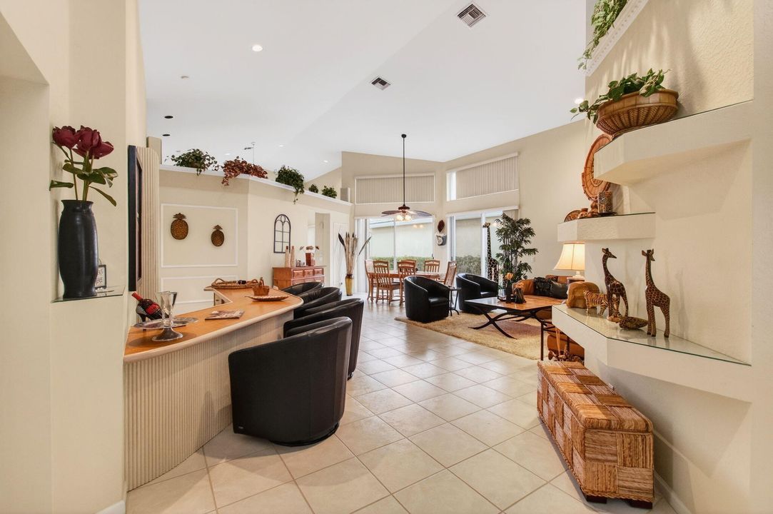 For Sale: $519,000 (3 beds, 3 baths, 2402 Square Feet)